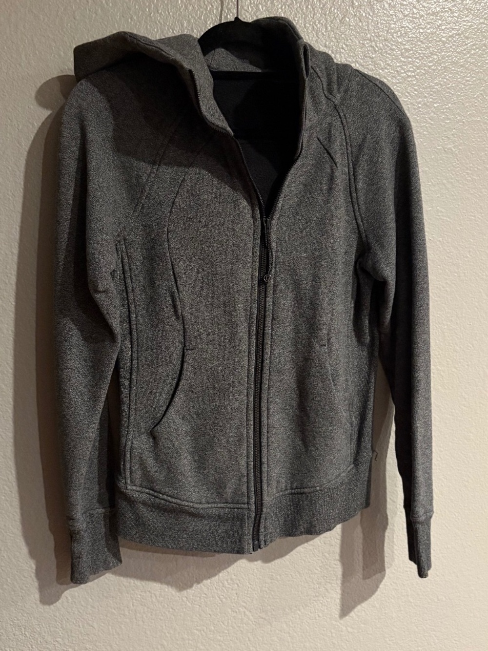 Lululemon Scuba full zip sweatshirt hoodie grey color size 6